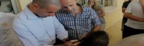 Συγκίνησαν μαθητές στην Κύπρο: Ξύρισαν τα κεφάλια τους για να υποδεχθούν καρκινοπαθή συμμαθητή τους [βίντεο & εικόνες] | iefimerida.gr 1