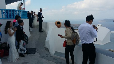 Επέλαση Κινέζων στη Σαντορίνη: Καταφτάνουν σωρηδόν για να παντρευτούν [εικόνες] | iefimerida.gr 8