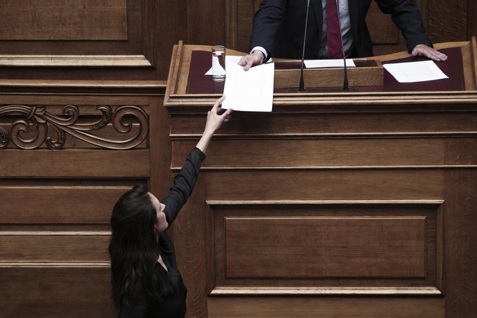 Στα άκρα η σύγκρουση Τσίπρα και πολιτικών αρχηγών για τα Μνημόνια | iefimerida.gr 4