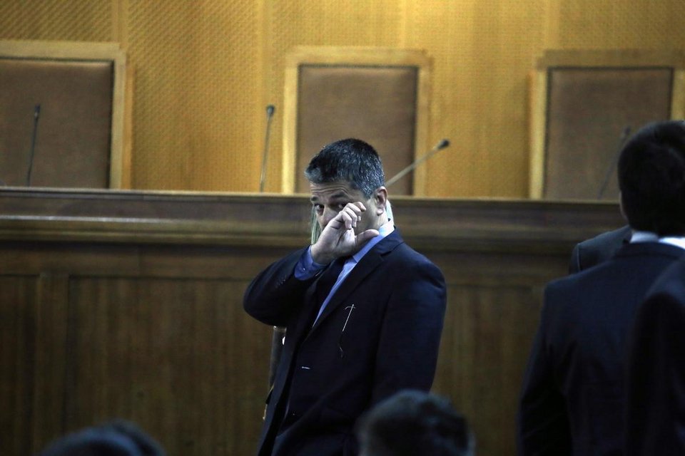 Μέσα στη δίκη της ΧΑ: Ο Ρουπακιάς, οι γονείς του Φύσσα, ο μετανοημένος Μπούκουρας [εικόνες & βίντεο] | iefimerida.gr 8