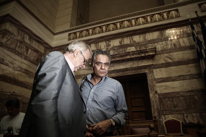 Νταούλια πολέμου στη Βουλή: Πηγαδάκια, αγωνία Τσακαλώτου, ο cool Βαρουφάκης [εικόνες] | iefimerida.gr 28