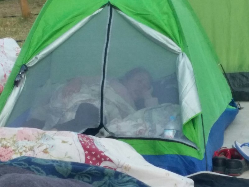 Καταυλισμός μεταναστών το Πεδίον του Αρεως:  Παραμένουν οι σκηνές στο πάρκο [εικόνες] | iefimerida.gr 0