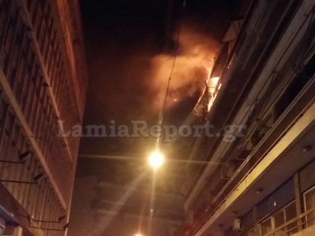 Πανικός στη Λαμία από φωτιά σε διαμέρισμα: Η ένοικος σώθηκε την τελευταία στιγμή [εικόνες & βίντεο] | iefimerida.gr 1