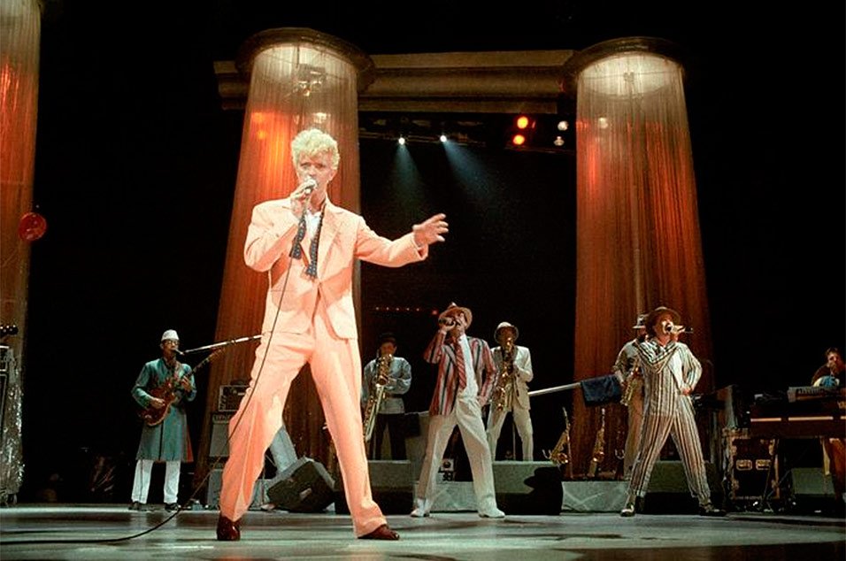 Ντέιβιντ Μπόουι στο σφυρί -Αυτές τις μέρες, φωτογραφίες του σε ηλεκτρονική δημοπρασία [εικόνες] | iefimerida.gr 13