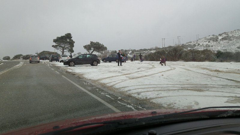 Στα λευκά η Αττική -Χιόνι στα Βόρεια Προάστια [εικόνες] | iefimerida.gr 1