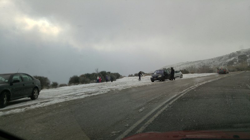 Στα λευκά η Αττική -Χιόνι στα Βόρεια Προάστια [εικόνες] | iefimerida.gr 6