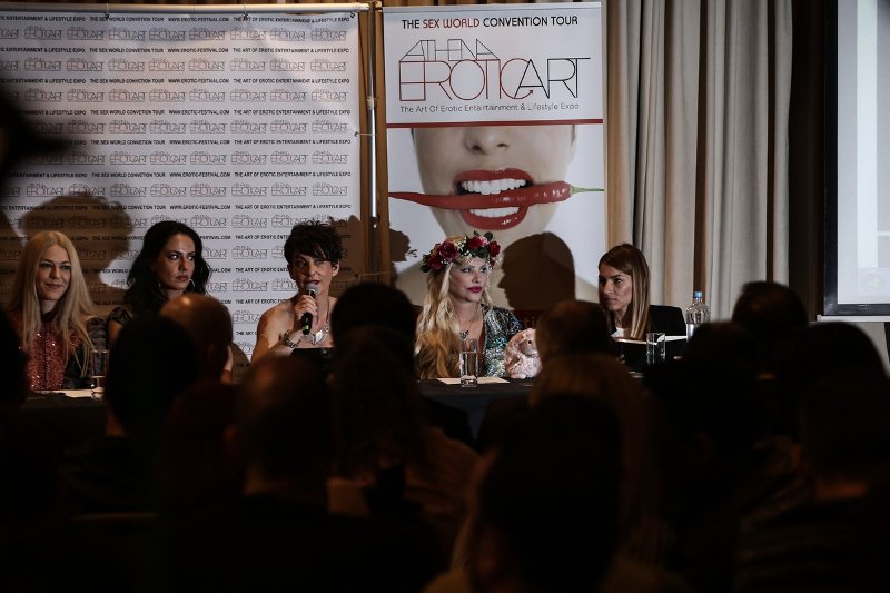 Η Τσιτσιολίνα απάντησε ποιος είναι πιο σέξι -Τσίπρας ή Καμμένος [εικόνες] | iefimerida.gr 5