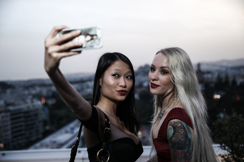 Η Τσιτσιολίνα απάντησε ποιος είναι πιο σέξι -Τσίπρας ή Καμμένος [εικόνες] | iefimerida.gr 9