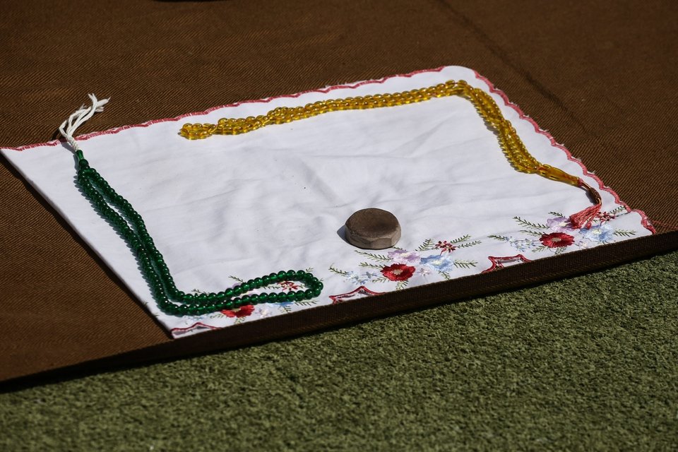 Οι μουσουλμάνοι πρόσφυγες στο Ελληνικό γιορτάζουν το τέλος του Ραμαζανιού [εντυπωσιακές εικόνες] | iefimerida.gr 5