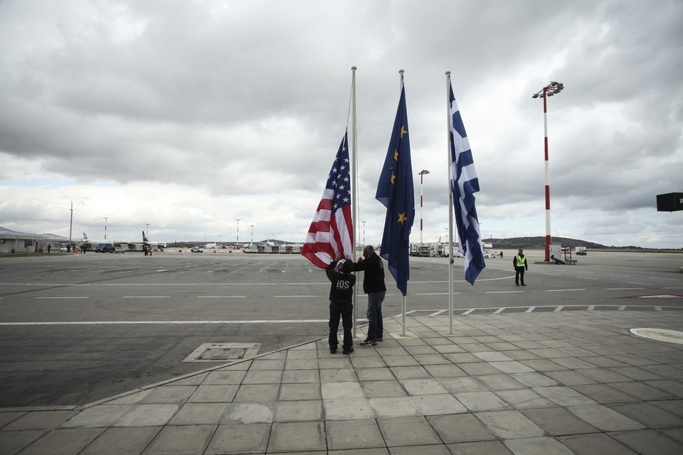 Ετοιμο το αεροπλάνο του Ομπάμα για αναχώρηση -«Αστακός» το «Ελ. Βενιζέλος» από πράκτορες [εικόνες]  | iefimerida.gr 3