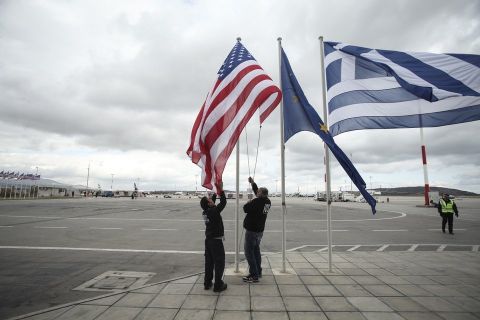 Ετοιμο το αεροπλάνο του Ομπάμα για αναχώρηση -«Αστακός» το «Ελ. Βενιζέλος» από πράκτορες [εικόνες]  | iefimerida.gr 2