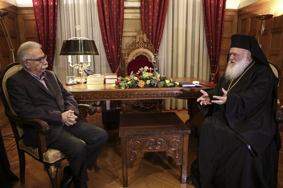 Εφυγε ο Φίλης, επέστρεψαν τα χαμόγελα: Η πρώτη συνάντηση Ιερώνυμου-Γαβρόγλου [εικόνες] | iefimerida.gr 0