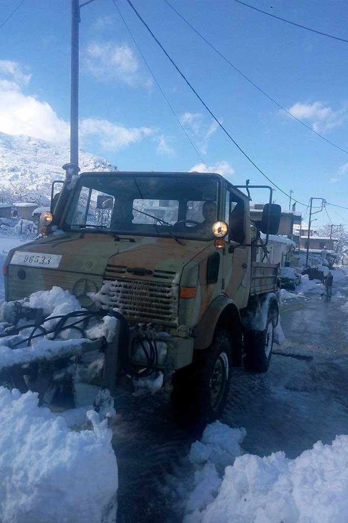 Δεν τα σταματάει ο παγετός -Τα εκχιονιστικά οχήματα της Πολεμικής Αεροπορίας άνοιξαν τους δρόμους σε Αχαρνές και Λασίθι [εικόνες & βίντεο] | iefimerida.gr 0