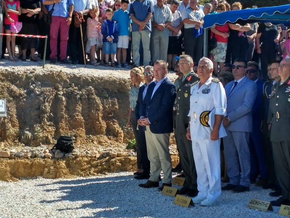 Μνημείο για τους αξιωματικούς της αεροπορίας που έπεσαν με το ελικόπτερο στο Σαραντάπορο [εικόνες] | iefimerida.gr 5