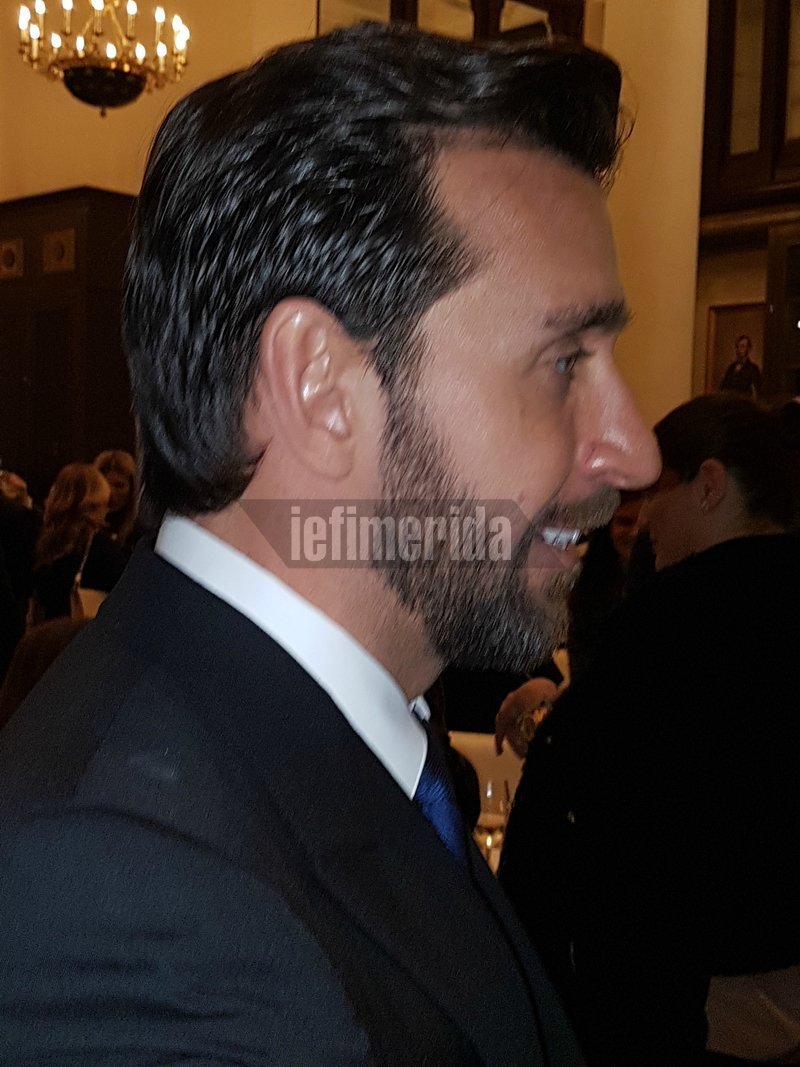 Καλομοίρα και Θάνος Πετρέλης στο ξενοδοχείο του Τραμπ -Μετά τη δεξίωση για την Ελλάδα στον Λευκό Οίκο [εικόνες] | iefimerida.gr 1