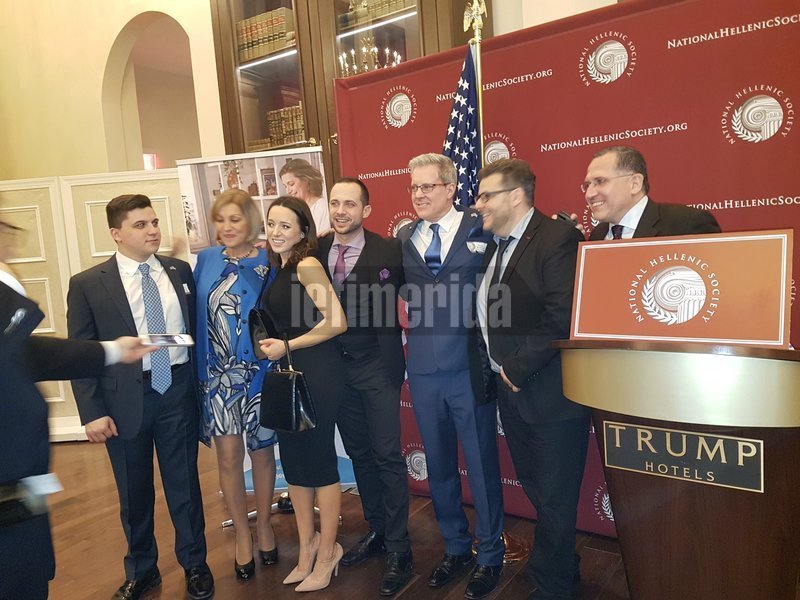 Καλομοίρα και Θάνος Πετρέλης στο ξενοδοχείο του Τραμπ -Μετά τη δεξίωση για την Ελλάδα στον Λευκό Οίκο [εικόνες] | iefimerida.gr 4