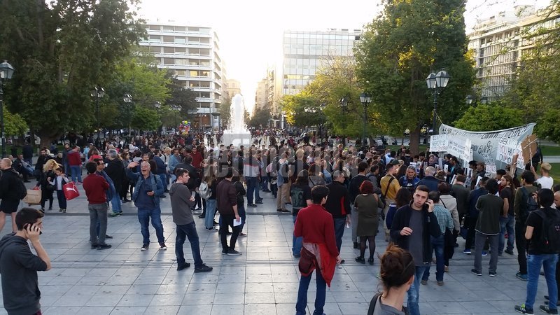 Συγκέντρωση διαμαρτυρίας στο Σύνταγμα για τους νεκρούς πρόσφυγες στο Αγαθονήσι [εικόνες] | iefimerida.gr 0