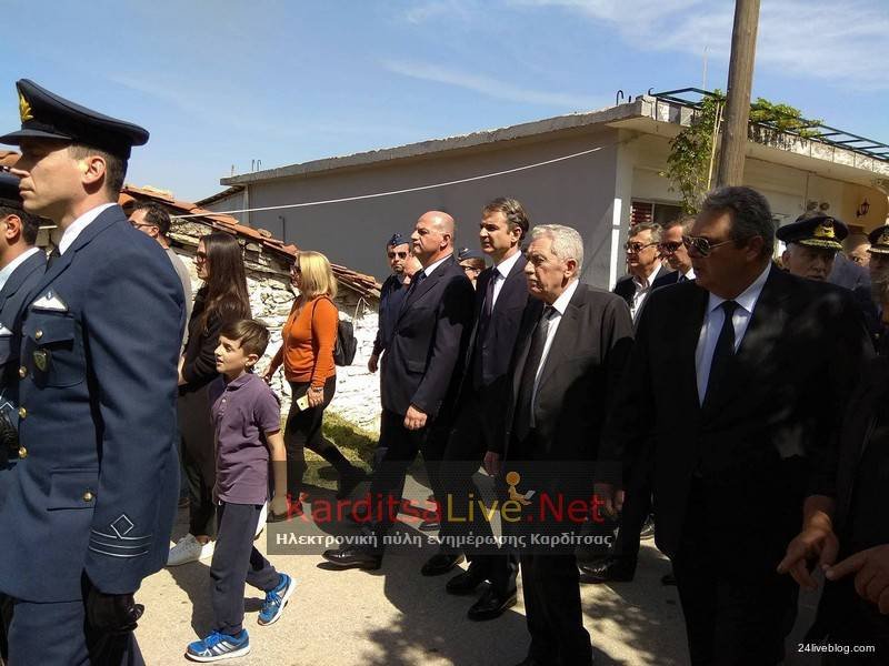 Αθάνατος φώναζαν αποχαιρετώντας τον ήρωα σμηναγό -Το τελευταίο αντίο [εικόνες & βίντεο] | iefimerida.gr 10