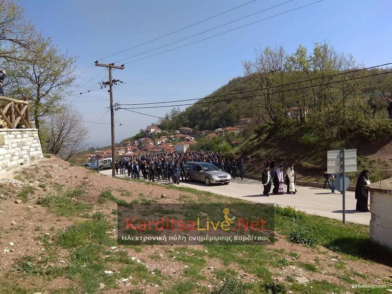 Αθάνατος φώναζαν αποχαιρετώντας τον ήρωα σμηναγό -Το τελευταίο αντίο [εικόνες & βίντεο] | iefimerida.gr 9