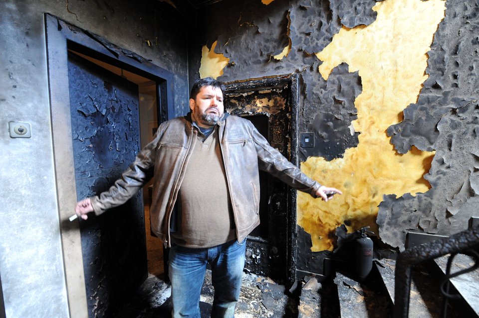 Εκρηξη εμπρηστικού μηχανισμού στο γραφείο του Φαήλου Κρανιδιώτη -Ηταν εκεί την ώρα της επίθεσης [εικόνες] | iefimerida.gr 2