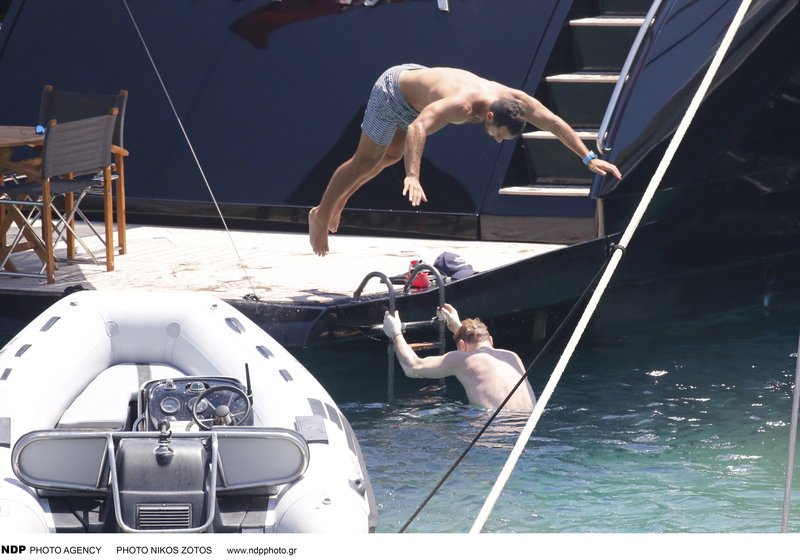 Τρυφερές στιγμές για Μπόμπα-Τανιμανίδη σε σκάφος -Λίγο πριν τον γάμο [εικόνες] | iefimerida.gr 7