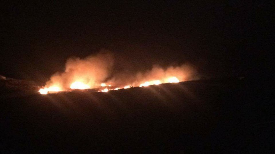 Πυρκαγιά κοντά σε κατοικημένη περιοχή στην Τζιά [εικόνες & βίντεο] | iefimerida.gr 1