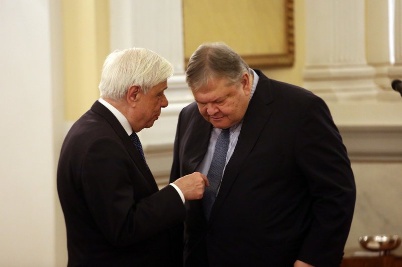 Δεξίωση με «πηγαδάκια» στο Προεδρικό Μέγαρο προς τιμήν των διπλωματών [εικόνες] | iefimerida.gr 5