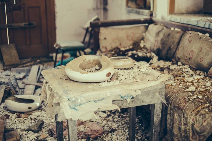 Μέσα στο εγκαταλελειμμένο Ασυλο Λεπρών της Χίου: Φάρμακα, κρεβάτια, κούκλες, όλα σε αποσύνθεση [εικόνες & βίντεο]  | iefimerida.gr 0