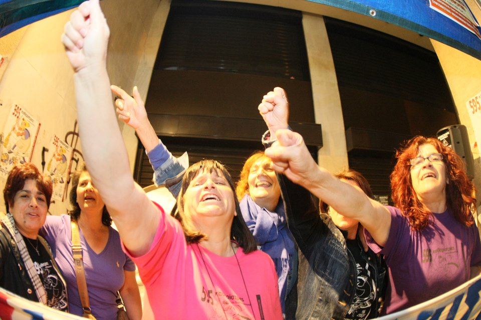 Προσωρινή δικαίωση για τις καθαρίστριες του υπουργείου Οικονομικών που είχαν τεθεί σε διαθεσιμότητα [εικόνες] | iefimerida.gr 3