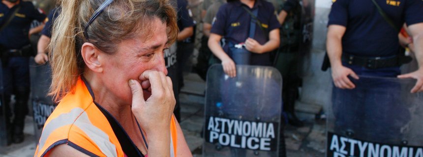 Το Spiegel κατακεραυνώνει το «ελληνικό τοξικό σύστημα» - Το παλιό κράτος που αντιστέκεται, ο Σαμαράς και η Μεσσηνία, ο Σταυρίδης, η ΑΔΕΔΥ, οι απολύσεις [εικόνες] | iefimerida.gr 7