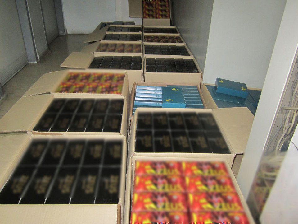 Πάτρα: Συνελήφθη γυναίκα που έκρυβε στην αποθήκη της 74.300 κροτίδες για το Πάσχα [εικόνες] | iefimerida.gr 0