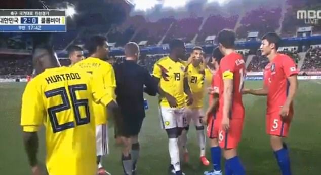 Ρατσιστική χειρονομία Κολομβιανού διεθνή στους Νοτιοκορεάτες [εικόνες & βίντεο] | iefimerida.gr 1