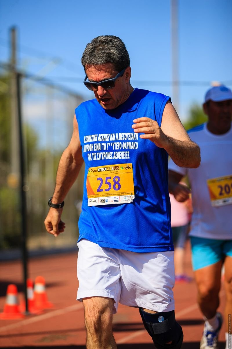 O υπουργός Παιδείας τρέχει σε μαραθώνιο [εικόνες]  | iefimerida.gr 4