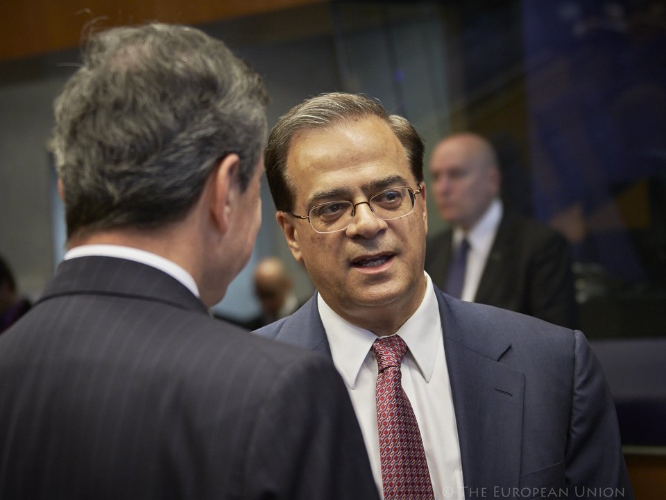  Η «πρώτη» του Γκίκα Χαρδούβελη σε Eurogroup -Παράπονα με το καλημέρα από τον Ολί Ρεν [εικόνες] | iefimerida.gr 1