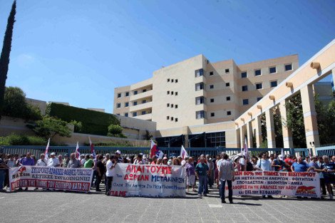 Διαμαρτυρία έξω από το υπουργείο Μεταφορών για τη δωρεάν μετακίνηση των ανέργων [εικόνες] | iefimerida.gr 3