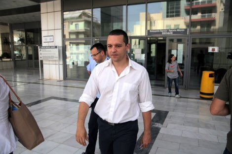 Ενώπιον των ανακριτριών για τρίτη φορά η βουλευτής της Χρυσής Αυγής Ελένη Ζαρούλια [εικόνες] | iefimerida.gr 5