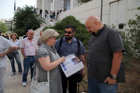 Ενώπιον των ανακριτριών για τρίτη φορά η βουλευτής της Χρυσής Αυγής Ελένη Ζαρούλια [εικόνες] | iefimerida.gr 1