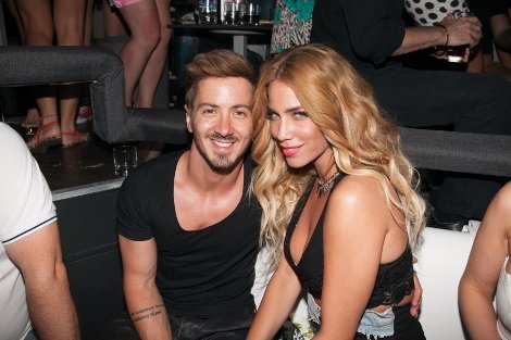 Το τσιφτετέλι της Στικούδη με μαύρο δαντελένιο τοπ στην Πάολα [εικόνες] | iefimerida.gr 6