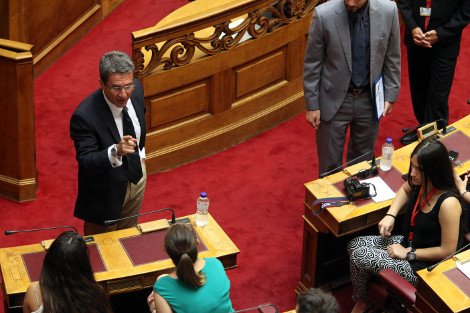 Η Βουλή των Εφήβων ψήφισε για πρώτη φορά στην ιστορία της νομοσχέδιο -Απαιτεί από την κυβέρνηση να το εφαρμόσει [εικόνες] | iefimerida.gr 8