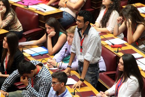 Η Βουλή των Εφήβων ψήφισε για πρώτη φορά στην ιστορία της νομοσχέδιο -Απαιτεί από την κυβέρνηση να το εφαρμόσει [εικόνες] | iefimerida.gr 11