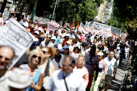 Στους δρόμους οι απεργοί της ΑΔΕΔΥ - Μαζί τους οι καθαρίστριες και οι σχολικοί φύλακες [εικόνες] | iefimerida.gr 1