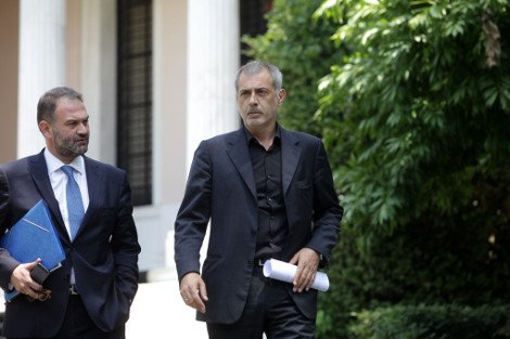 Ο Μώραλης αντιτίθεται στην ιδιωτικοποίηση του λιμανιού -Τι είπε στον Σαμαρά [εικόνες] | iefimerida.gr 2