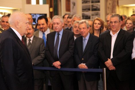Παπούλιας: Ημέρα μνήμης και σεβασμού η 40ή επέτειος για τη Δημοκρατία | iefimerida.gr 3