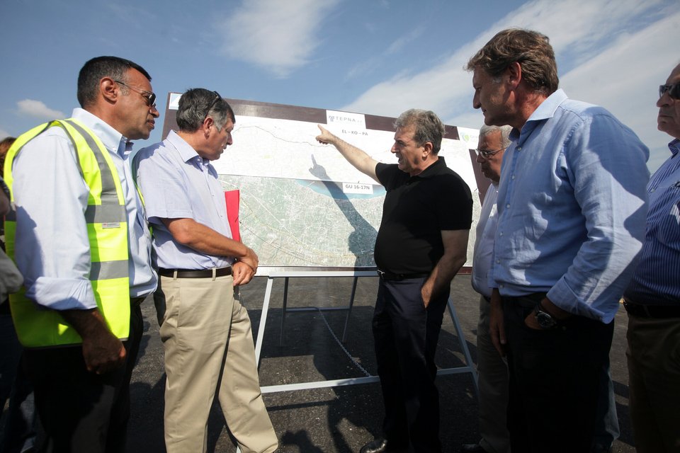 Το πρώτο κομμάτι της εθνικής οδού Κορίνθου-Πατρών: Ο Χρυσοχοΐδης παρέδωσε 7 χλμ. [εικόνες] | iefimerida.gr 1