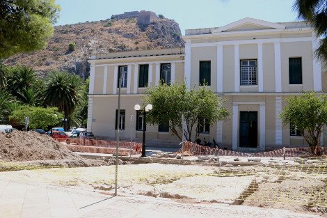 Ναύπλιο: Εσκαβαν για να κάνουν πεζόδρομο και βρήκαν ενετικό προμαχώνα μεγάλης ιστορικής αξίας [εικόνες] | iefimerida.gr 0