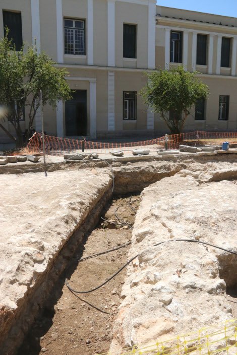 Ναύπλιο: Εσκαβαν για να κάνουν πεζόδρομο και βρήκαν ενετικό προμαχώνα μεγάλης ιστορικής αξίας [εικόνες] | iefimerida.gr 2