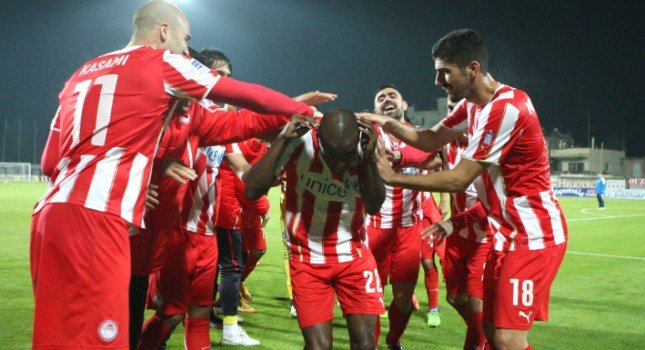 Αποθέωση στον Αμπιντάλ στην Μυτιλήνη [εικόνες] | iefimerida.gr 1