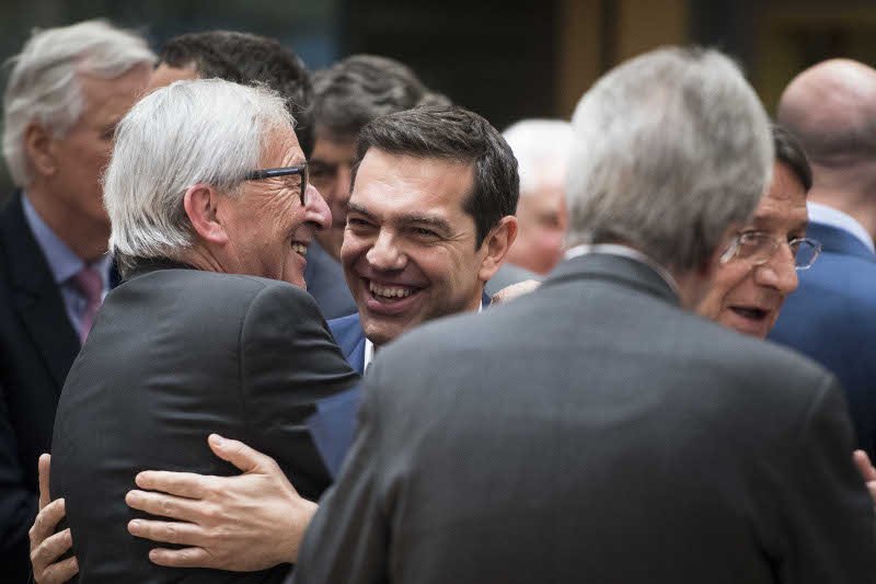 Τα... αχαλίνωτα γέλια του Αλέξη Τσίπρα στη Σύνοδο Κορυφής για το Brexit [εικόνες] | iefimerida.gr 0