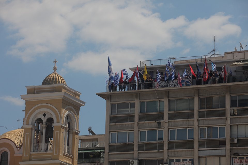 Υπό δρακόντεια μέτρα η ορκωμοσία Μώραλη στον Πειραιά -Παρών ο προφυλακισμένος βουλευτής της ΧΑ, Κούζηλος [εικόνες] | iefimerida.gr 1