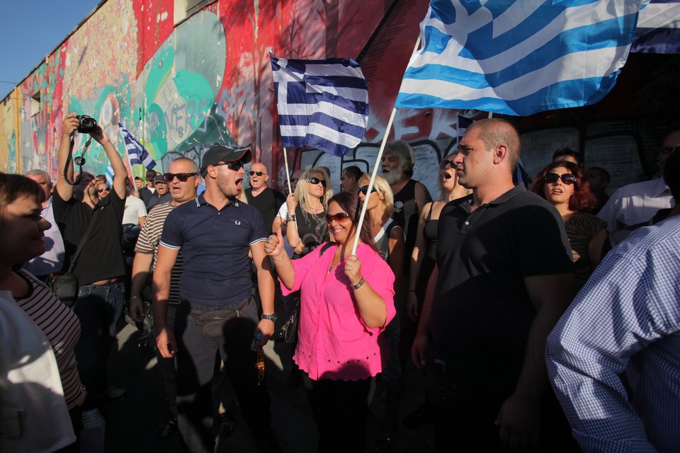 Υπό δρακόντεια μέτρα η ορκωμοσία Μώραλη στον Πειραιά -Παρών ο προφυλακισμένος βουλευτής της ΧΑ, Κούζηλος [εικόνες] | iefimerida.gr 3